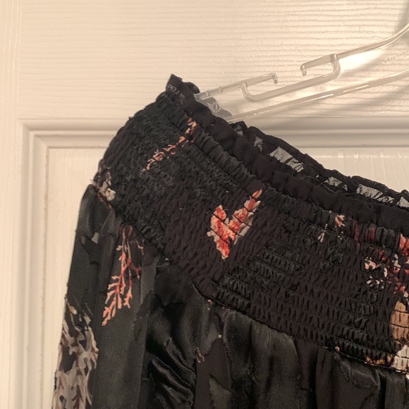 🌷WHBM CHIFFON Lined Off The Shoulder Top - Picture 2 of 11